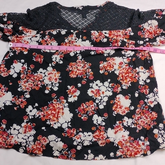 ANA women's floral small sized top with 3/4 sleeves - Picture 9 of 9
